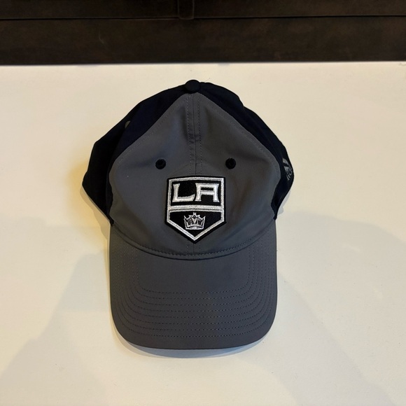 NWT Adidas LA Kings Flex Fit Hat - Picture 1 of 4